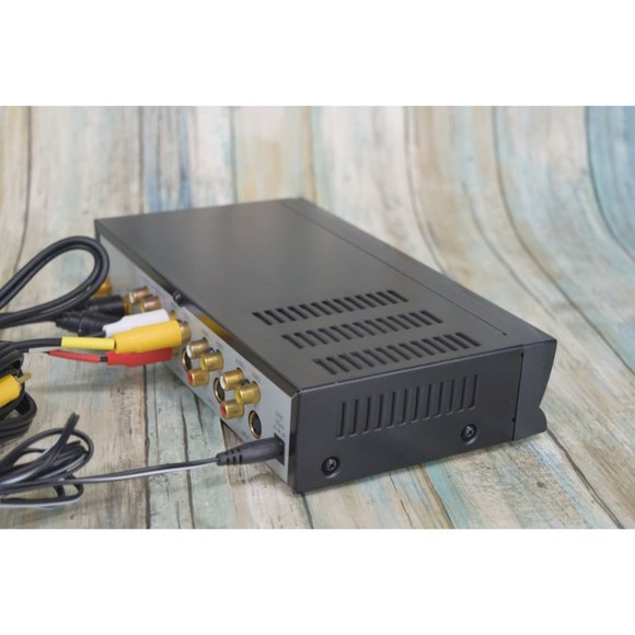 RCA Video Source Selector With RF Modulator Switcher CRF940 Gaming / DVD - Picture 4 of 9